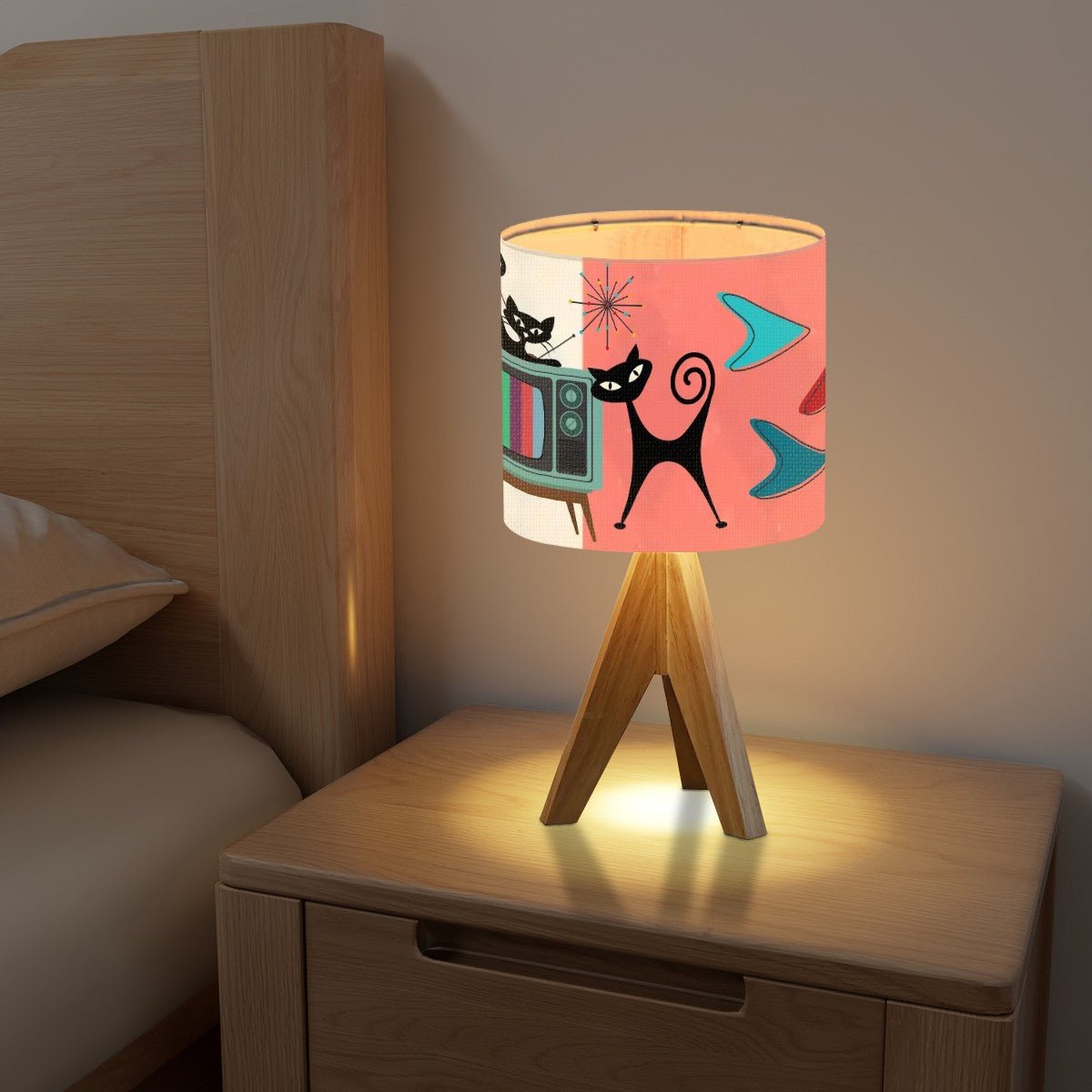 Kate McEnroe New York Atomic Cat Retro TV Table Lamp, Mid Century Modern Amoeba Accent Light, Vintage MCM Abstract Tripod LampTable LampsxG0M7A5NEI