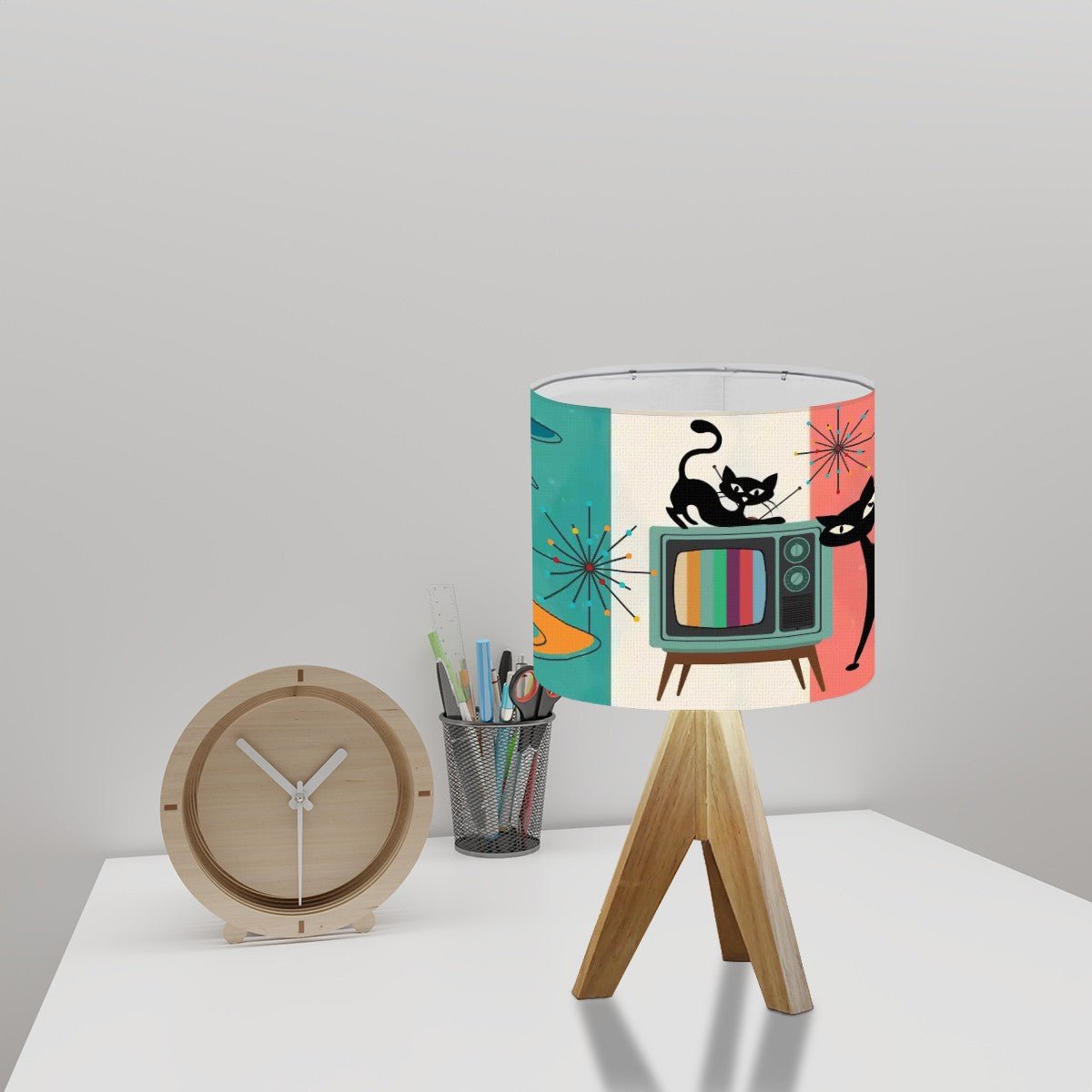 Kate McEnroe New York Atomic Cat Retro TV Table Lamp, Mid Century Modern Amoeba Accent Light, Vintage MCM Abstract Tripod LampTable LampsxG0M7A5NEI