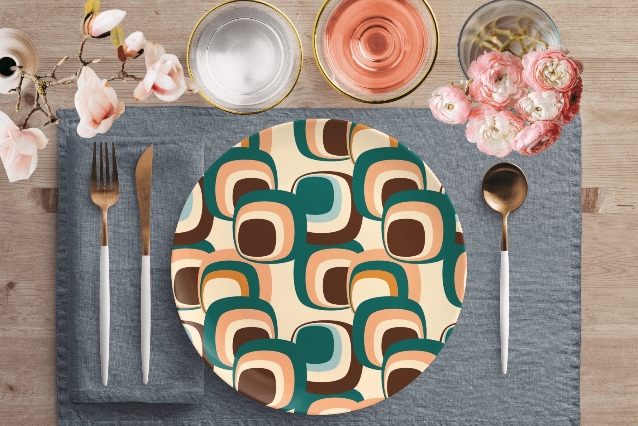 Kate McEnroe New York Dinner Plate in Retro Vintage 60s, 70s Mid Mod Geometric SquaresPlates9820SINGLE