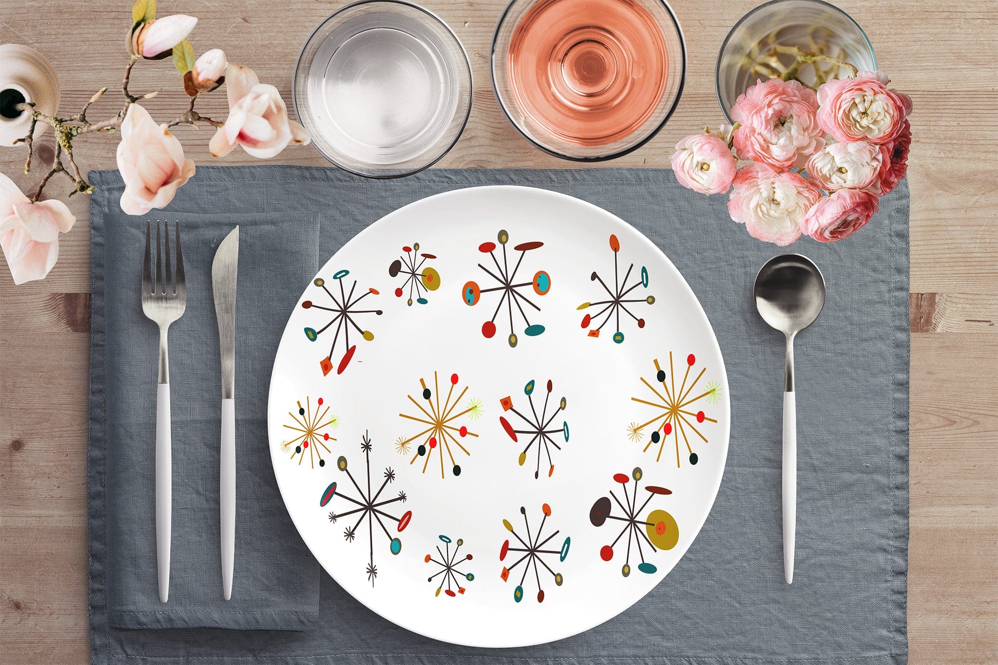 Kate McEnroe New York Mid Century Modern Atomic Starburst Dinner Plate, 1950s Inspired Design, Retro Vintage Dinnerware, Collectible Home DecorPlates9820SINGLE