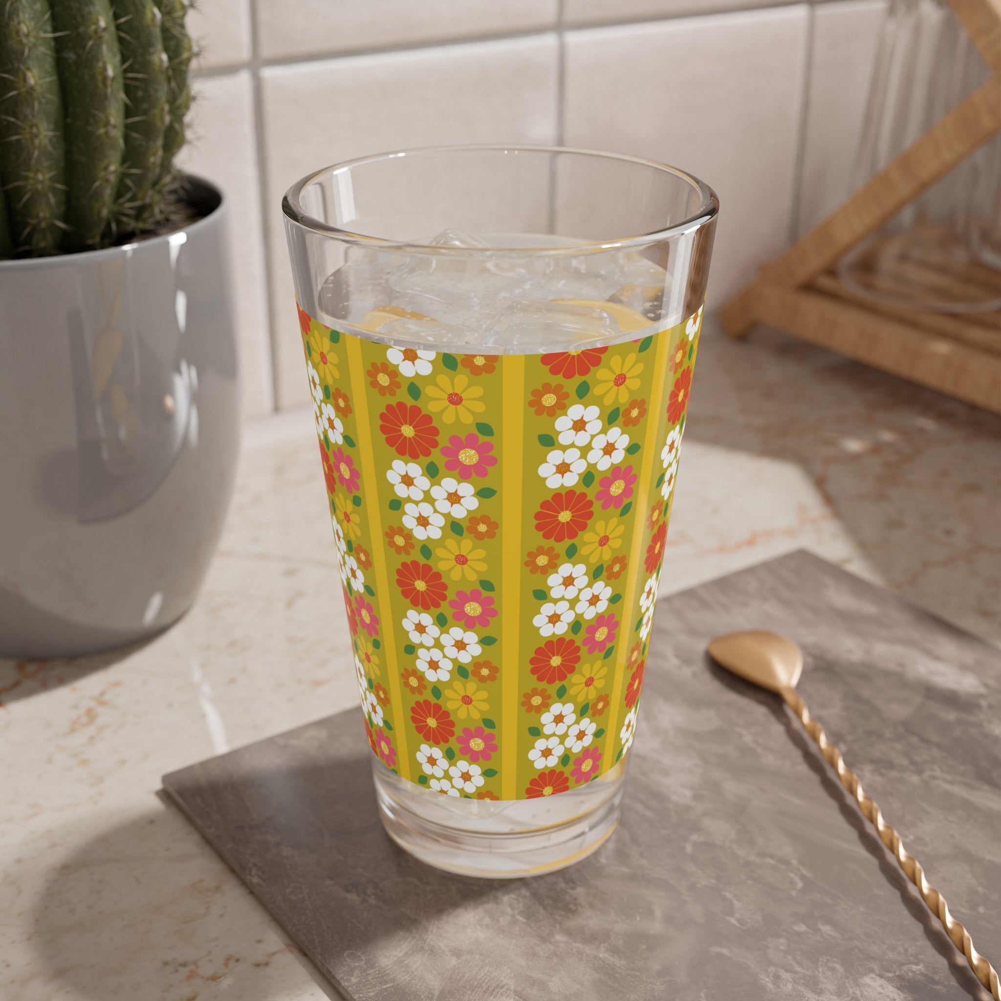 Kate McEnroe New York Mid Mod Groovy Daisy Daisy Pint Glass, Mid Century Modern 70s Floral Drinkware, Vintage Kitsch BarwarePint Glasses39461084246172093665