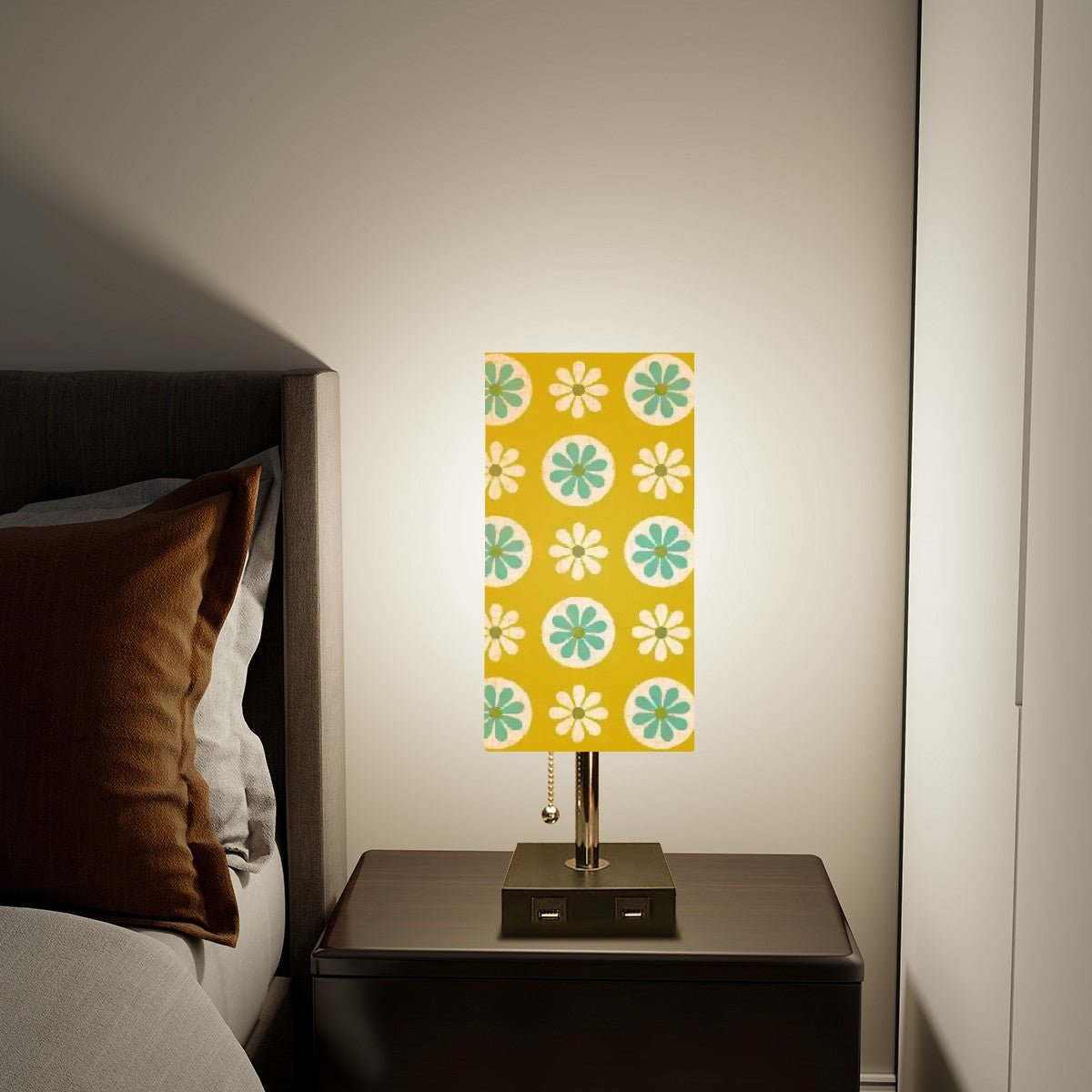 Kate McEnroe New York Mod Daisy Mid Century Modern Desk Lamp, Retro 60s Chartreuse Floral Table LightDesk LampsE8T8V10KYA