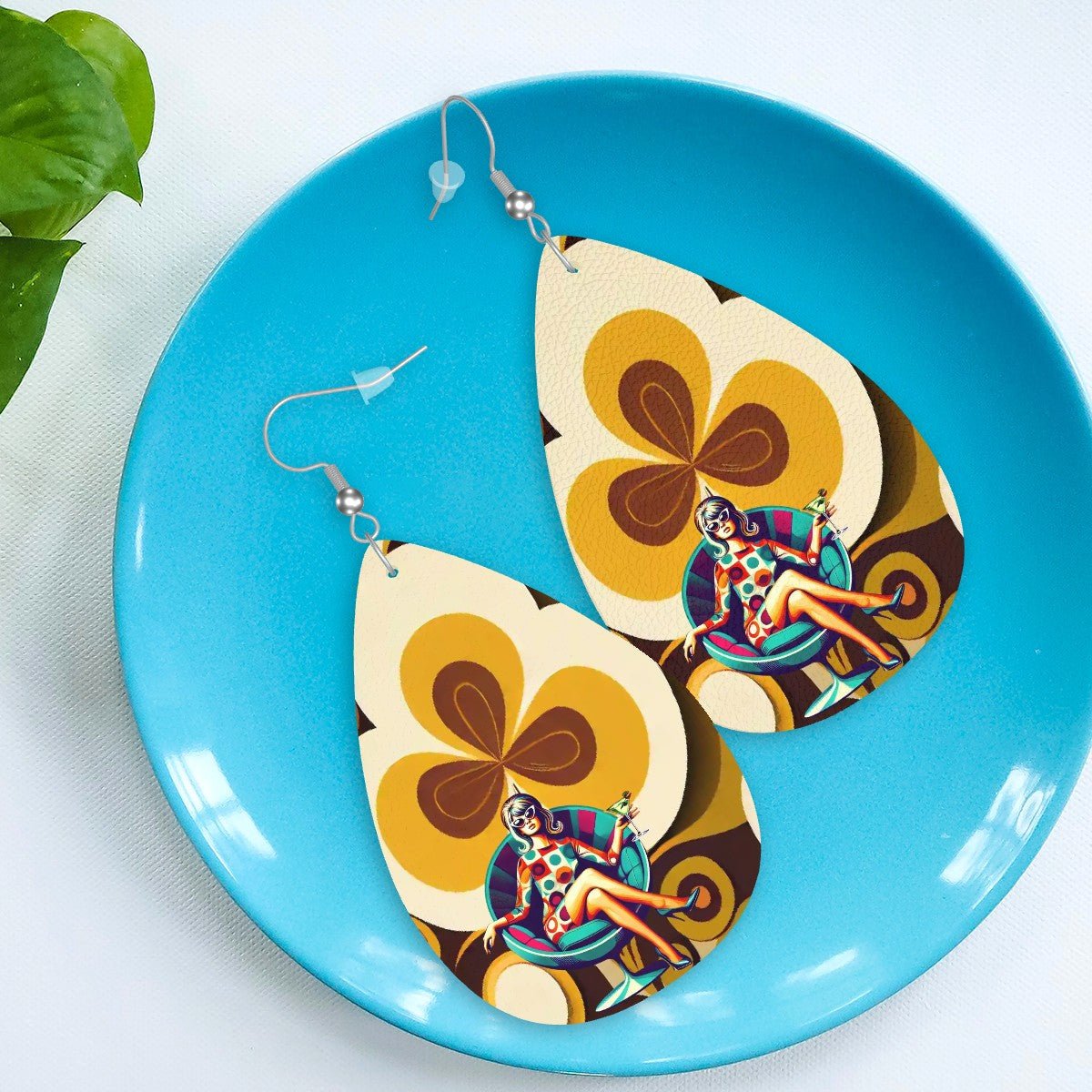 Kate McEnroe New York Retro 70s Mod Teardrop Earrings, Mid Century Modern Funky Accessories, Vintage Style Groovy Statement JewelryEarringsCY1GFXzJz7