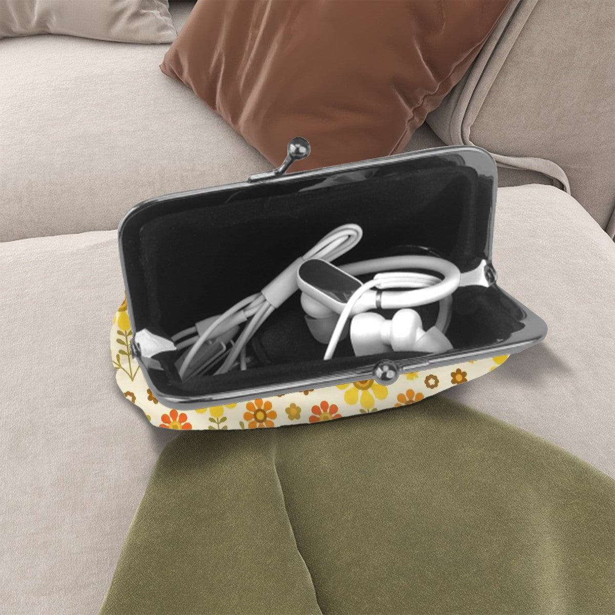 Kate McEnroe New York Retro Coin Purse Daisy Floral 1970s Yellow Orange Kiss Lock WalletCoin PursesBXQl72Xk07