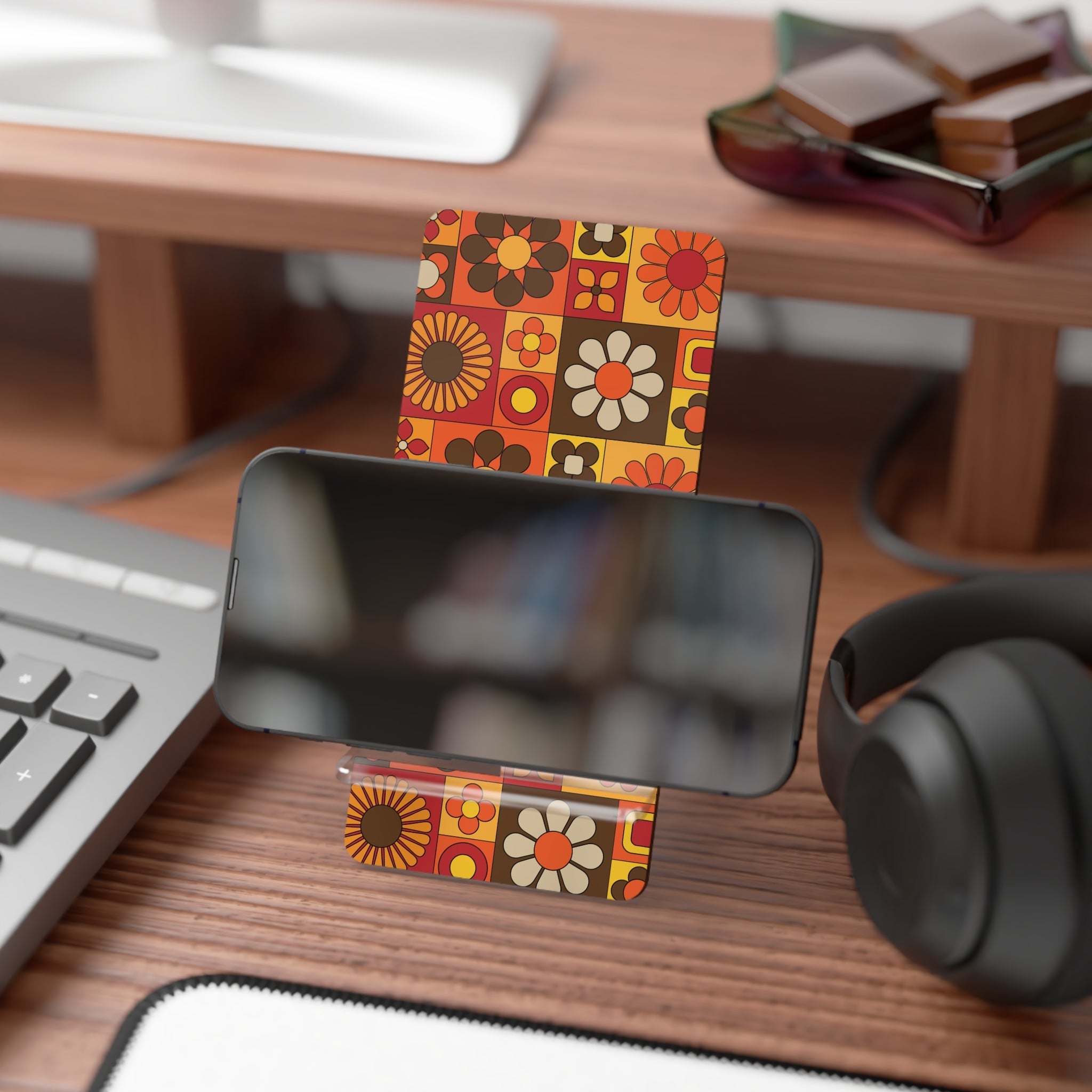 Kate McEnroe New York Retro Mod Flower Power Phone Stand, 70s Mid Century Modern Floral Smartphone Holder, MCM Groovy Desk AccessoryMobile Phone Stands33380583107592760089