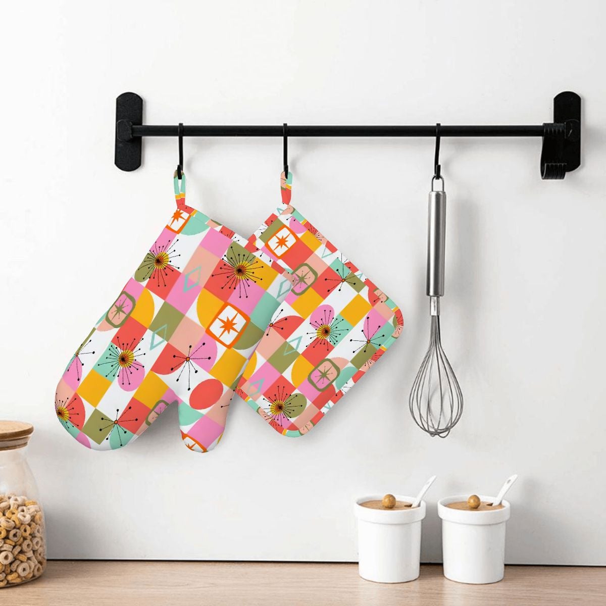 Kate McEnroe New York Retro Pink Yellow Atomic Starburst Geometric Oven Mitts and Pot Holders SetsOven Mitts & Pot Holder SetJ15et6hBpL