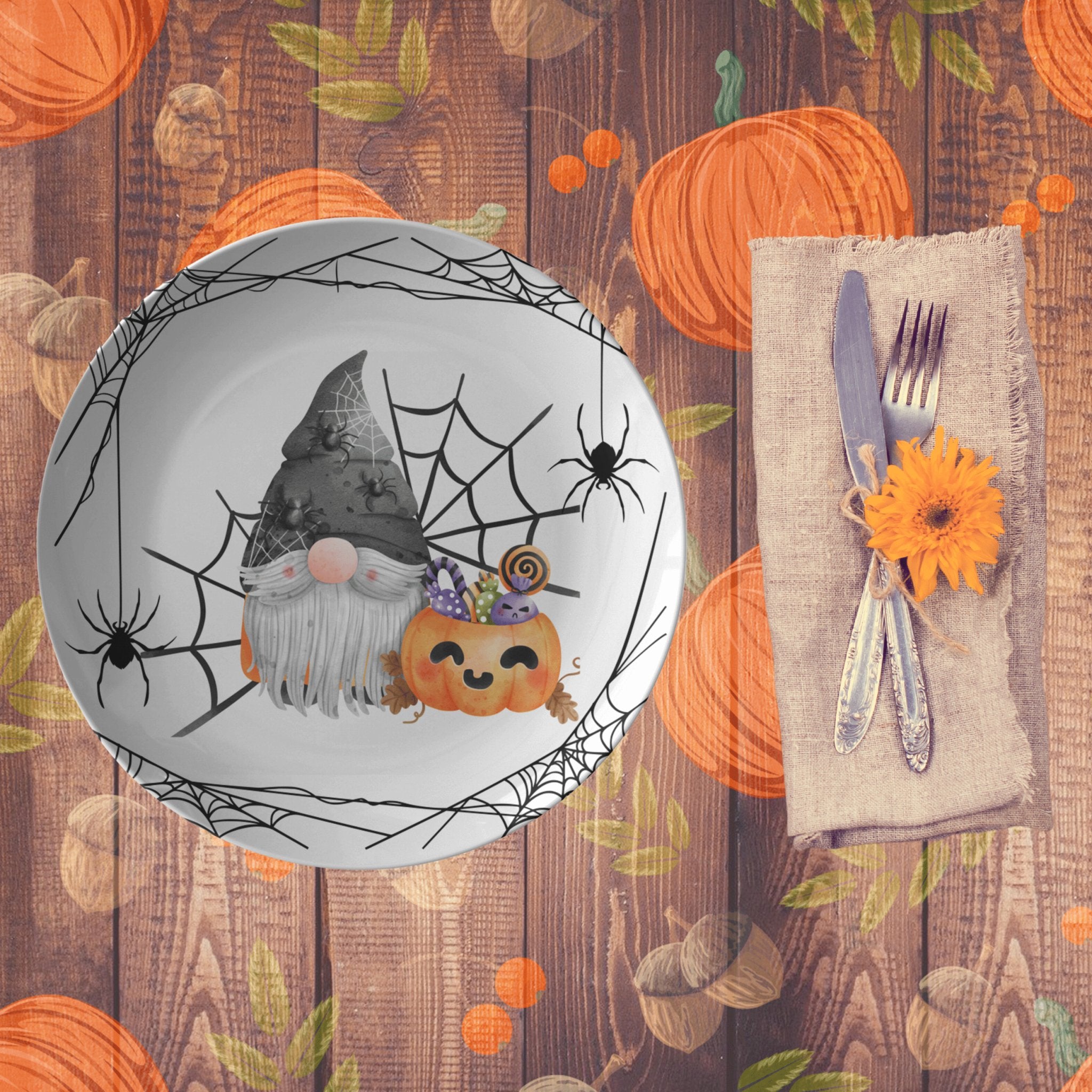 Kate McEnroe New York Trick - a - Treats Gnome Halloween PlatePlatesP20 - HAL - GN2 - 50