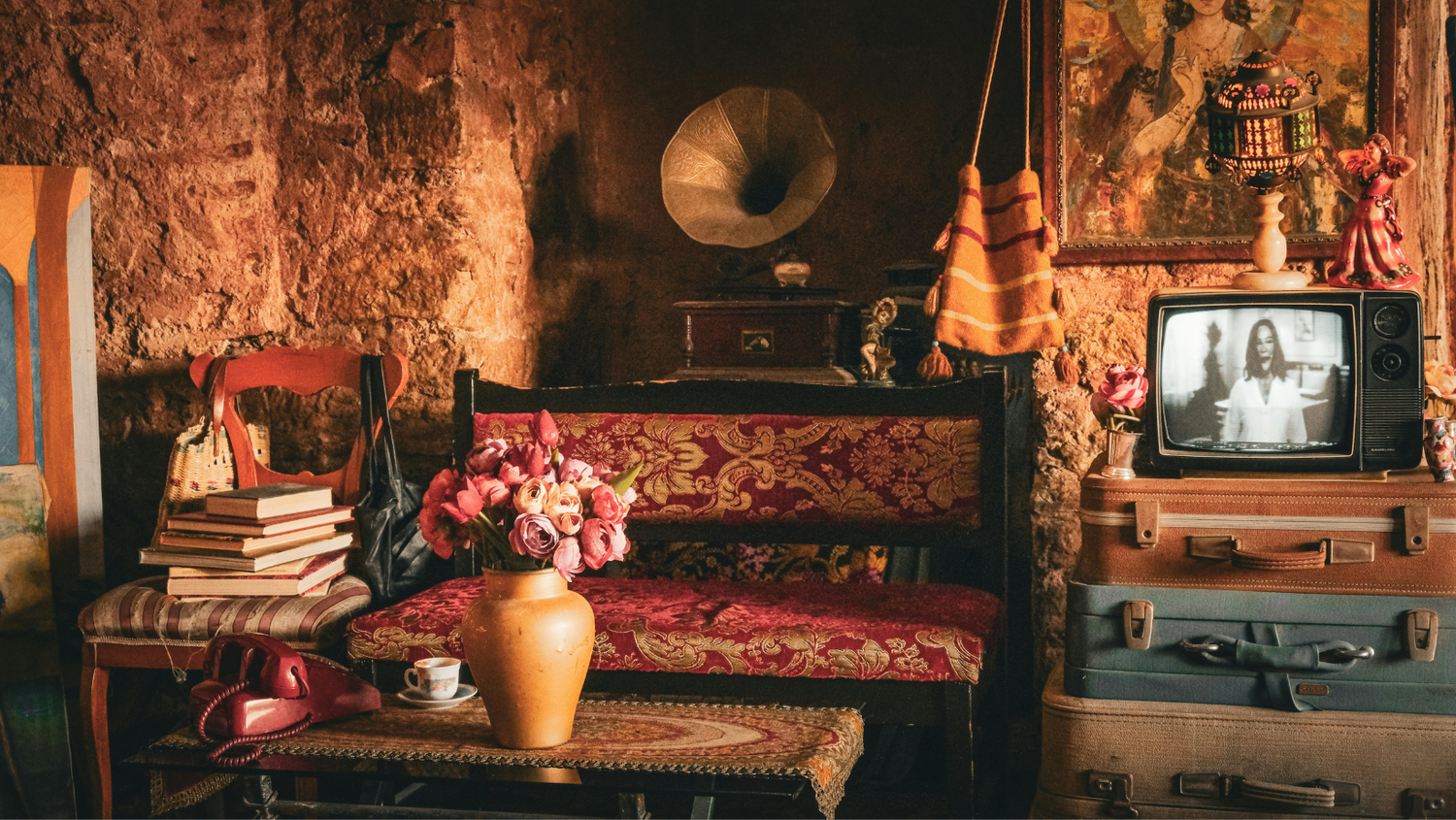 What Is Retro Design and How Is It Different From Vintage?