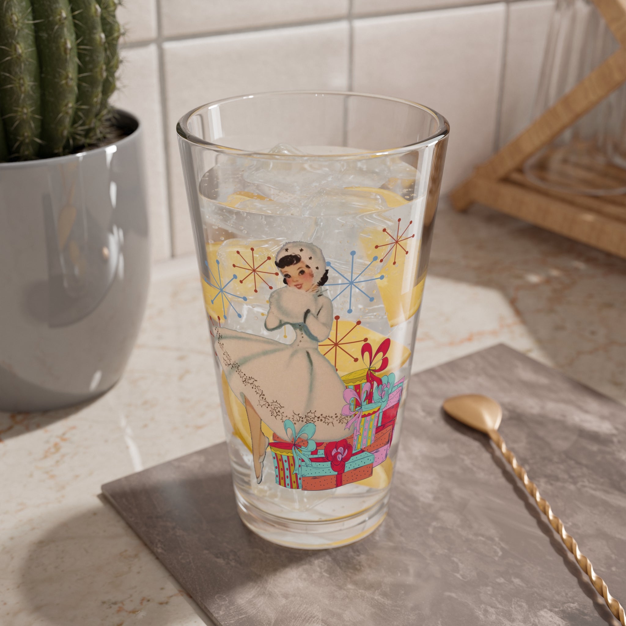 Retro Mid Century Kitsch Vintage Christmas Card Art Pint Glass