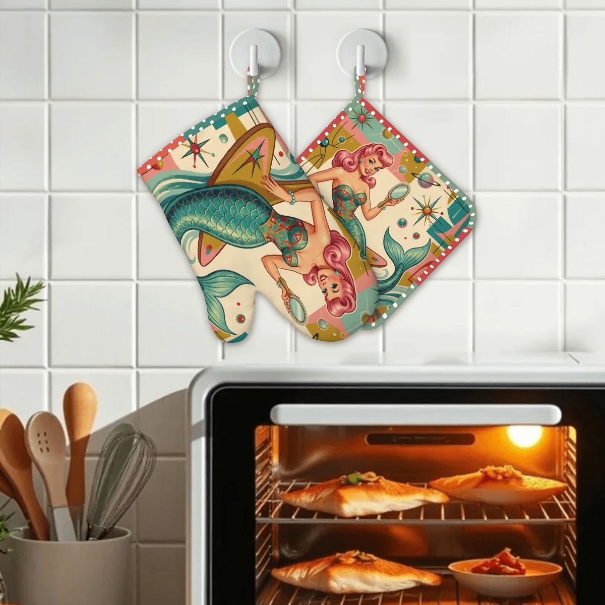 1950s Retro Mermaid Atomic Starburst Oven Mitt Pot Holder Set (Left)