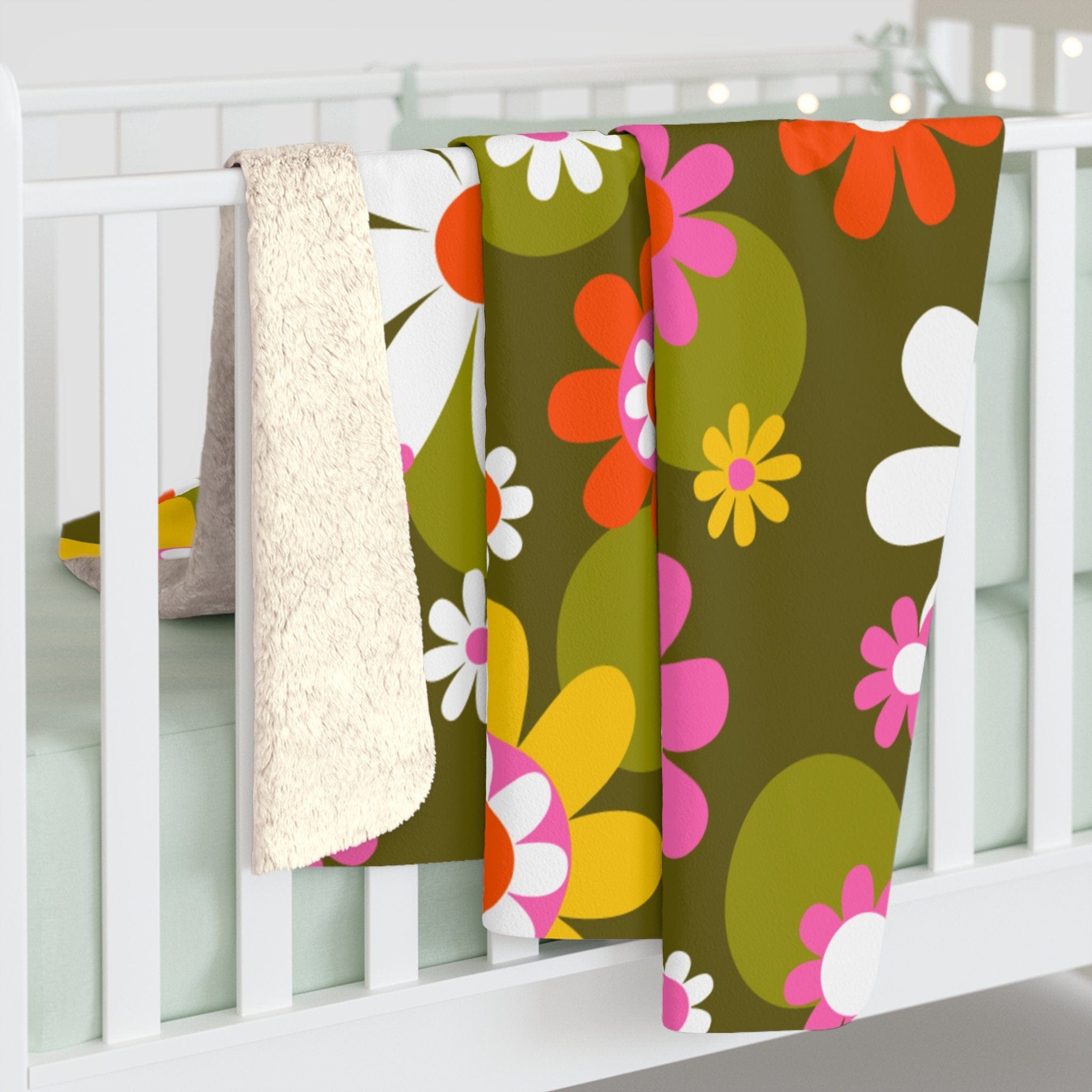 Kate McEnroe New York 70s Hippie Flower Power Sherpa Blanket, Retro Daisy Print Sofa Couch Throw, Groovy Pink &amp; Green Fleece Blanket - 13399123Blankets14887717446536947707