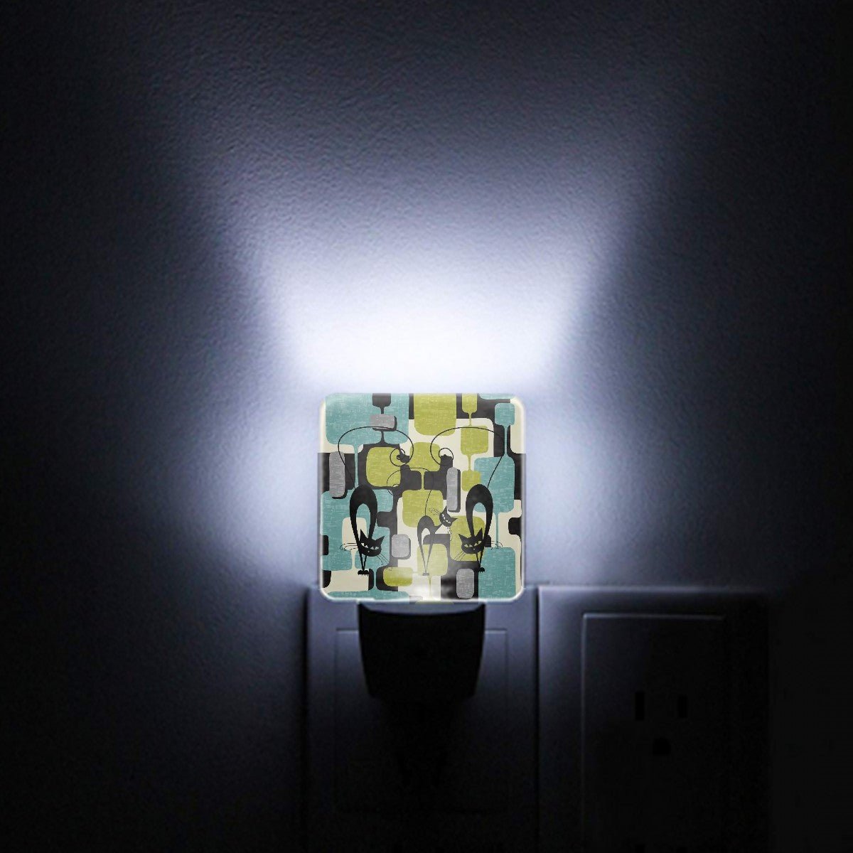 Kate McEnroe New York Atomic Cat Mid Century Night Light, Retro 50s Kitsch Plug In Lamp, MCM Geometric Cat LightNight LightsFtipBFEFeJ