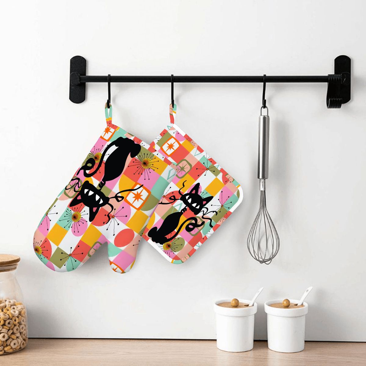 Kate McEnroe New York Atomic Cat Oven Mitt Pot Holder Set, Retro Kitschy MCM Kitchen Gift (Right)Oven Mitts &amp; Pot Holder Setr1q2peUoqv