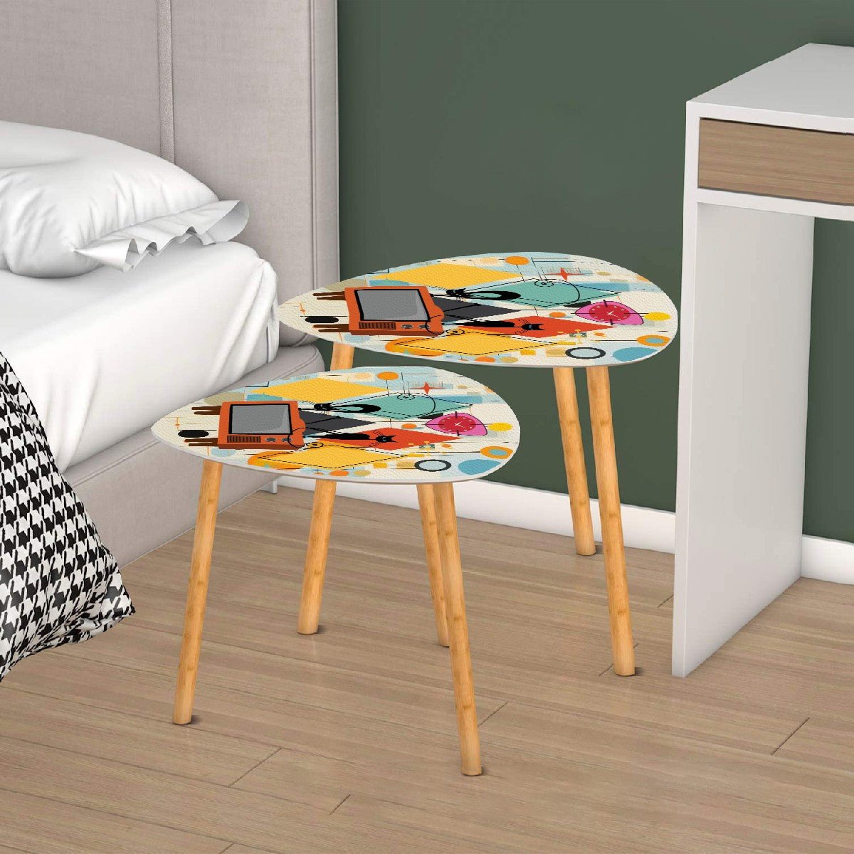 Kate McEnroe New York Atomic Cat Retro TV Nesting Tables, Mid Century Modern 50s Kitsch Side Table Set, MCM Starburst Accent FurnitureNesting TablesBvz2pSypWY