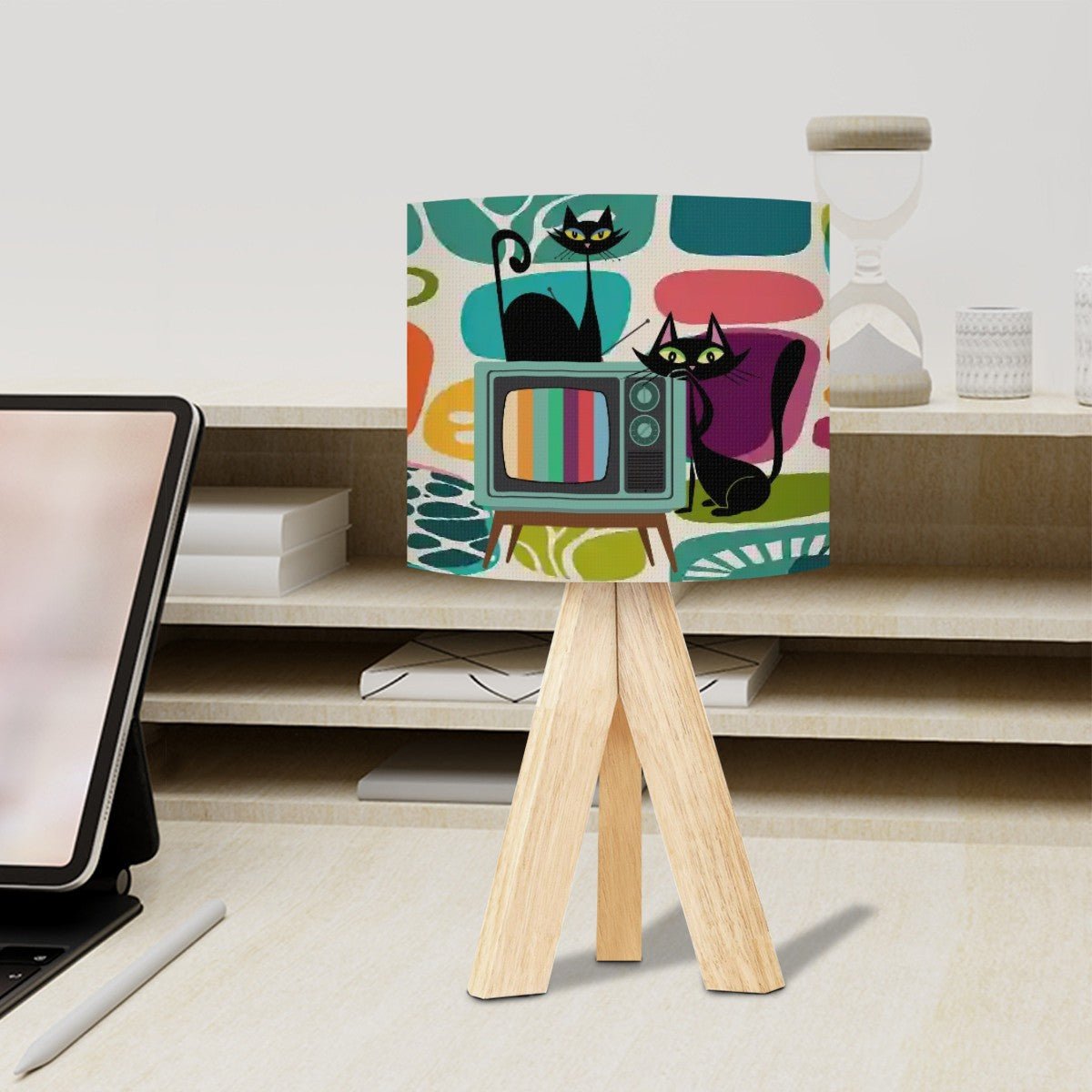Kate McEnroe New York Atomic Cat Retro TV Table Lamp, Mid Century Modern Amoeba Accent Light, Vintage MCM Abstract Tripod LampTable LampsNXCRTtpPoh