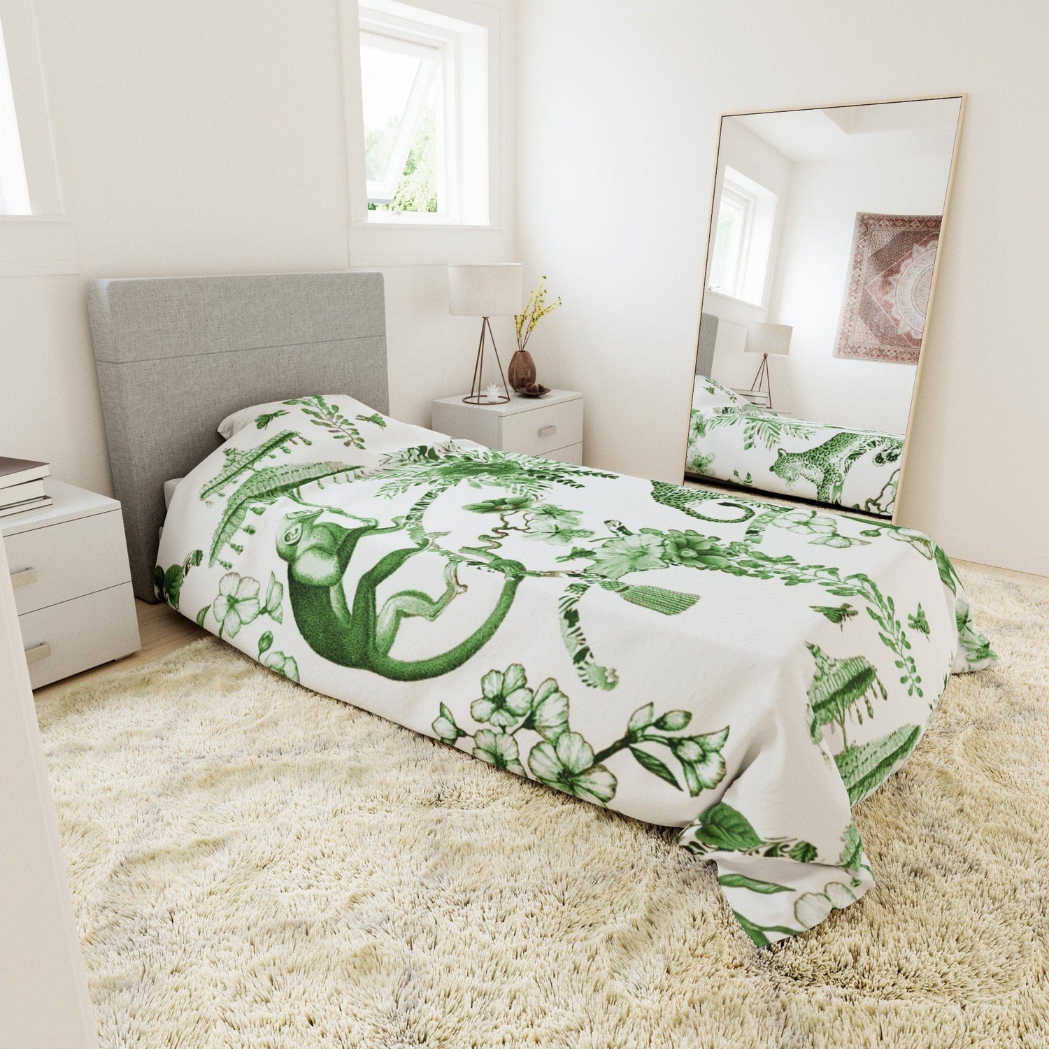 Kate McEnroe New York Chinoiserie Duvet Cover, Floral Green and White Chinoiserie Jungle, Queen, King, Twin, XL Bedding, Botanical Toile Bedding CollectionDuvet Covers31109295613648555350