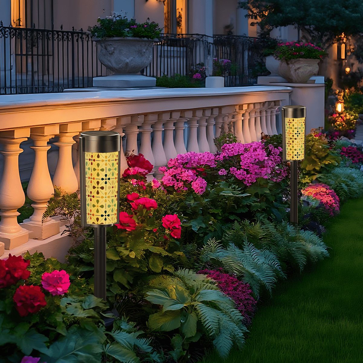 Kate McEnroe New York Danish Modern Floral Solar Lights, Scandinavian Outdoor Pathway IlluminationSolar Garden Stake LightsrMacxrLSIW