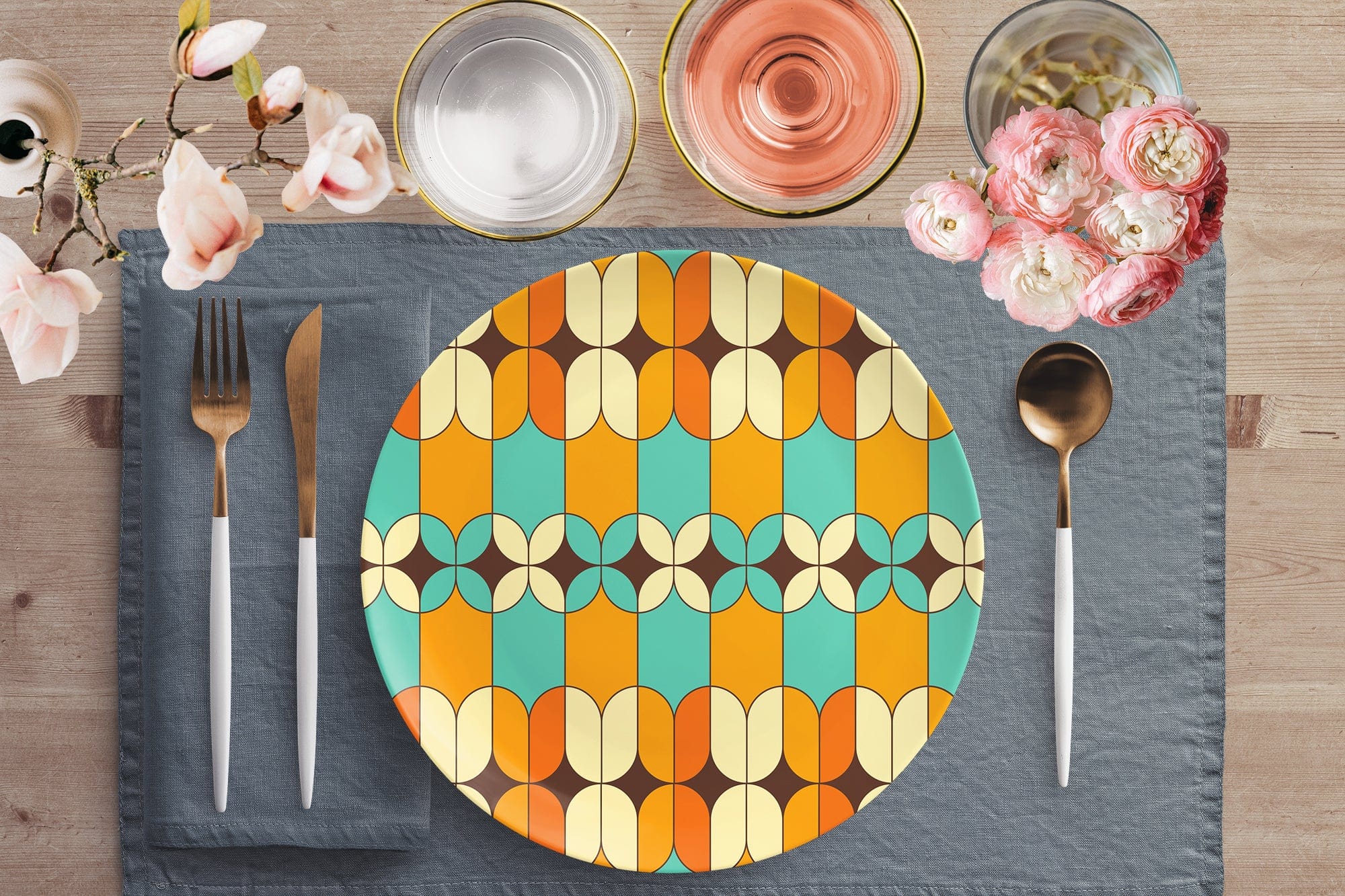 Kate McEnroe New York Dinner Plate in 50s Retro Groovy Mid Mod AestheticPlatesP20 - ORA - TUR - S51