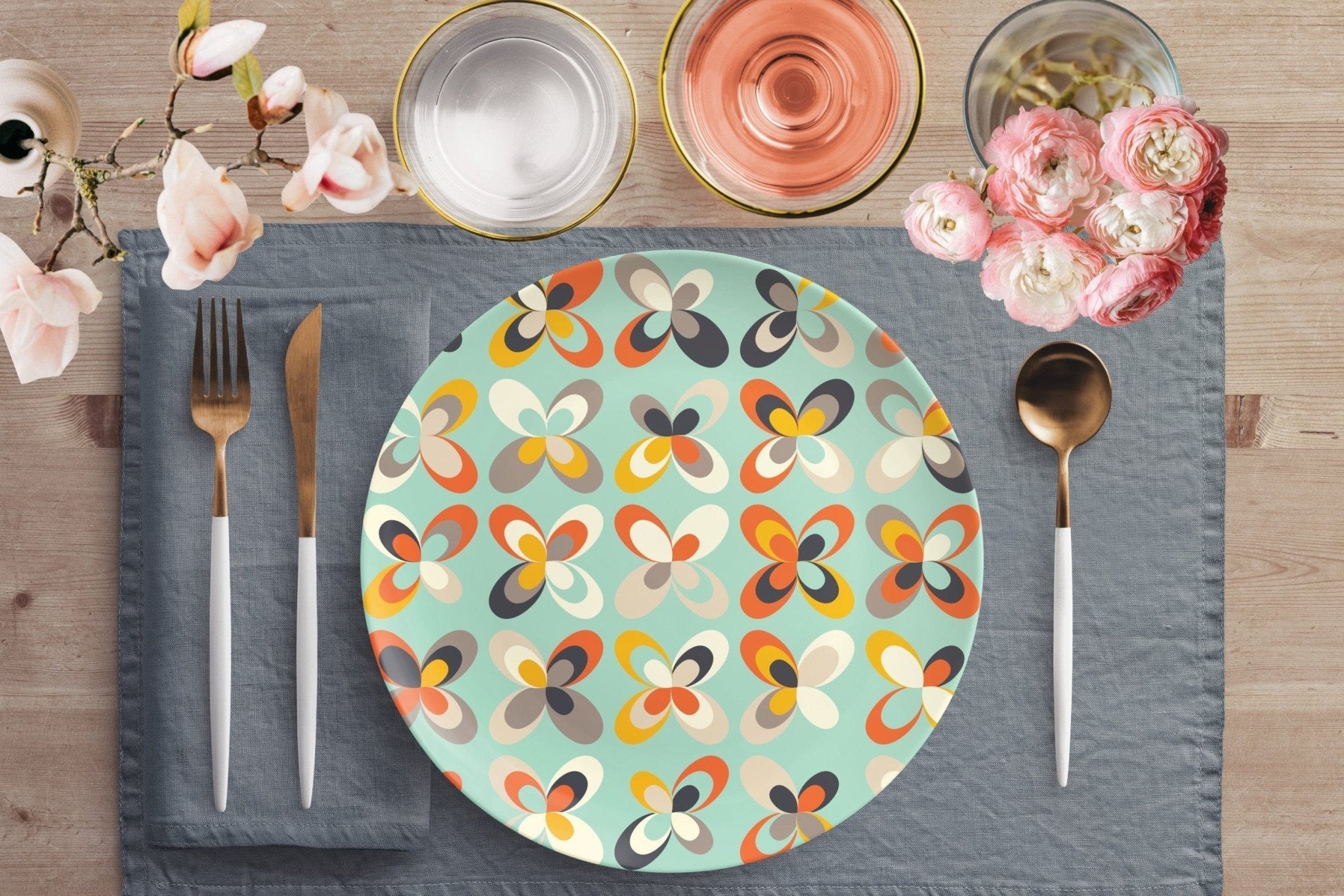 Kate McEnroe New York Dinner Plate in Mid Century Geometric Vintage DaisyPlates9820SINGLE