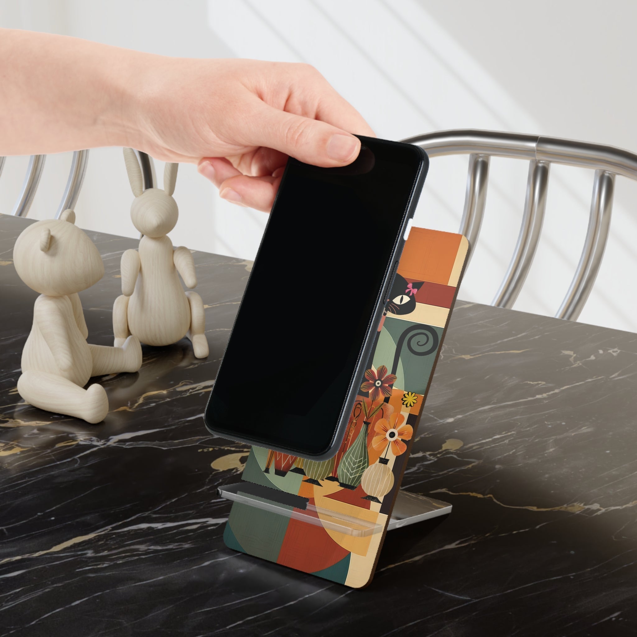 Kate McEnroe New York Groovy Atomic Cat Phone Stand, Hippie Boho Floral Smartphone Holder, Retro 60s Mod Vase MCM Desk AccessoryMobile Phone Stands16487758378105020783