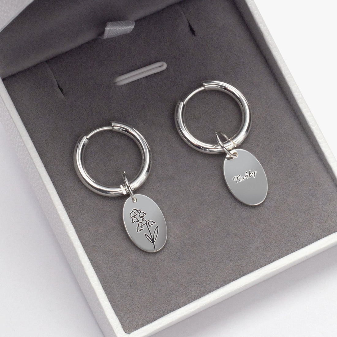 Kate McEnroe New York Personalized Birth Month Flower Earrings, Floral Signet Hoops, Custom Name Engraved JewelryEarringsqrctia17_001