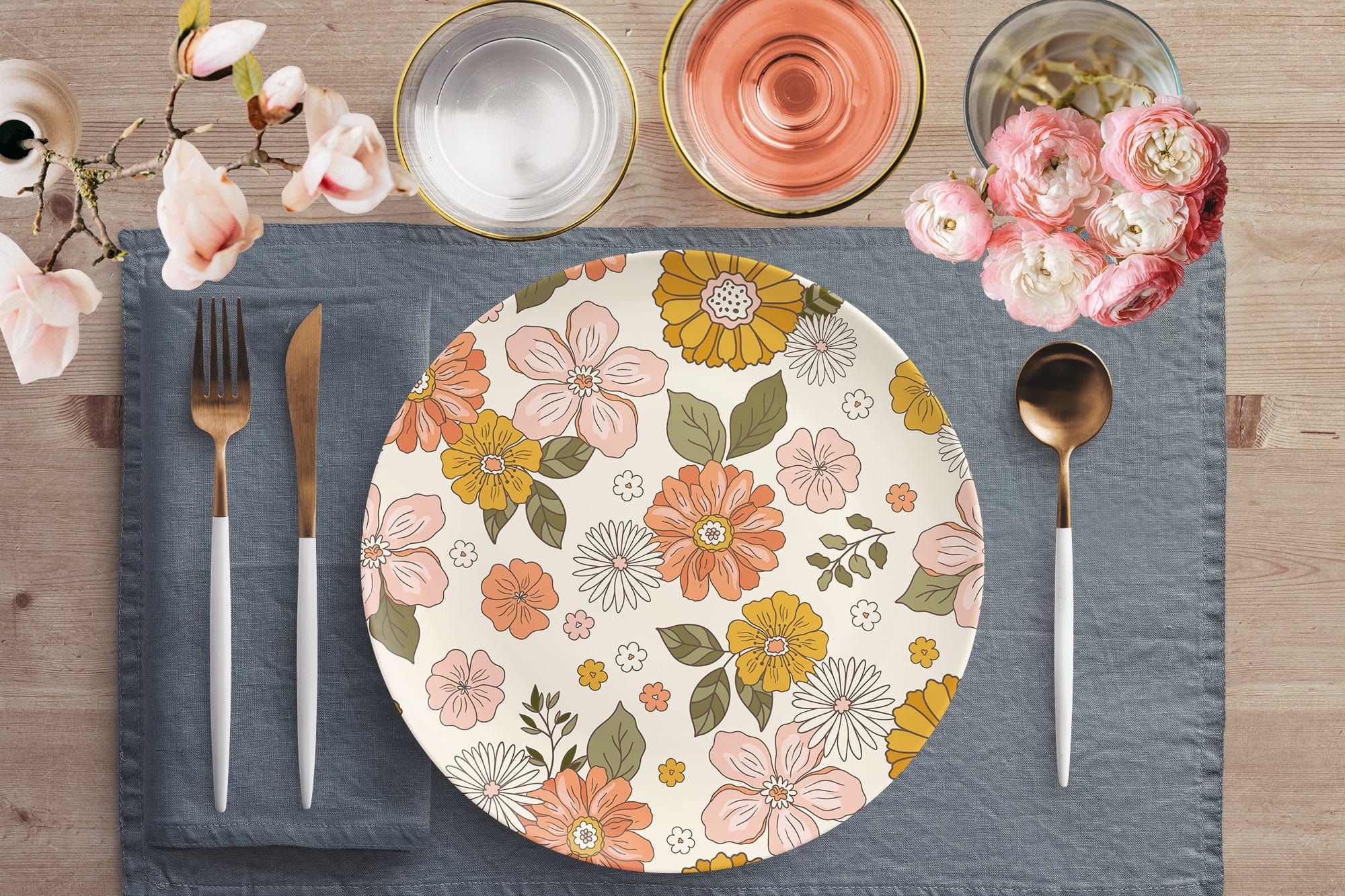 Kate McEnroe New York Retro Groovy Mid Century Modern Flower Power Dinner PlatePlatesP20 - MED - FLO - 33S