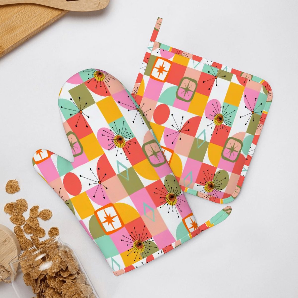 Kate McEnroe New York Retro Pink Yellow Atomic Starburst Geometric Oven Mitts and Pot Holders SetsOven Mitts &amp; Pot Holder SetJ15et6hBpL
