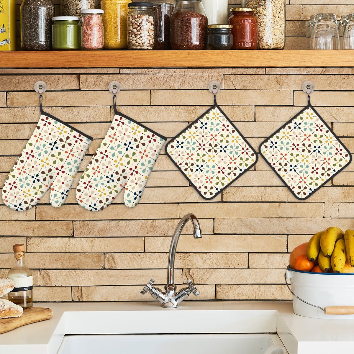Kate McEnroe New York Scandinavian Mid Century Modern Floral Oven Mitts And Pot Holders SetOven Mitts &amp; Pot Holder SetSieGXS3dnU