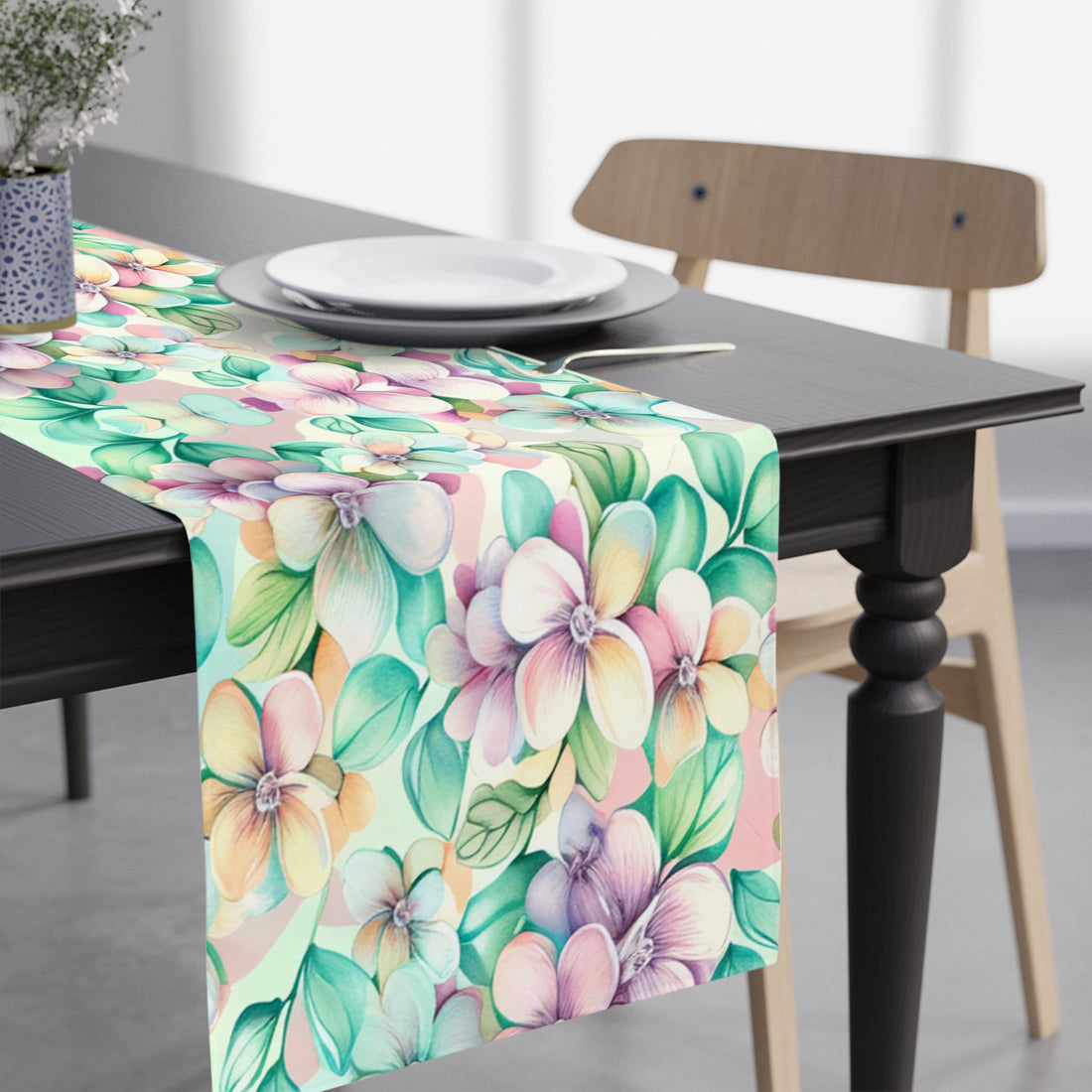 Kate McEnroe New York Spring Floral Table RunnerTable Runners75391902314235755293