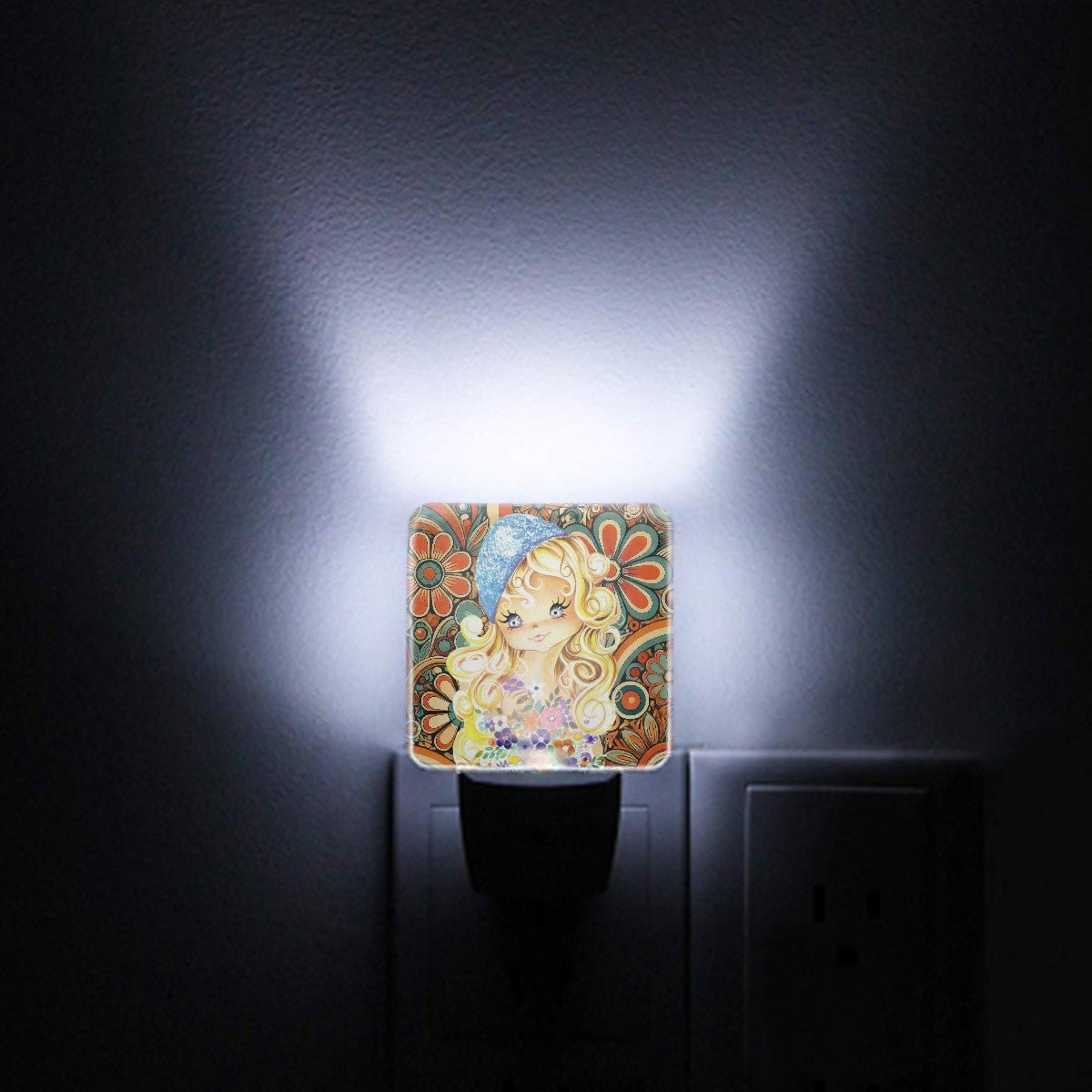 Kate McEnroe New York Vintage Retro 60s, 70s Blonde Big Eyed Girl Flower Power LED Night Light Set of 2Night LightspfQCFBDYJj